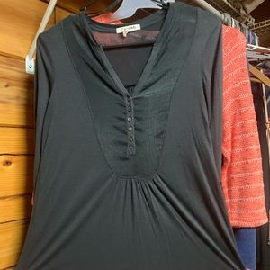 Areopostale women size (Sm) thin 🌼🌸🌼 blouse/shirt long sleeves